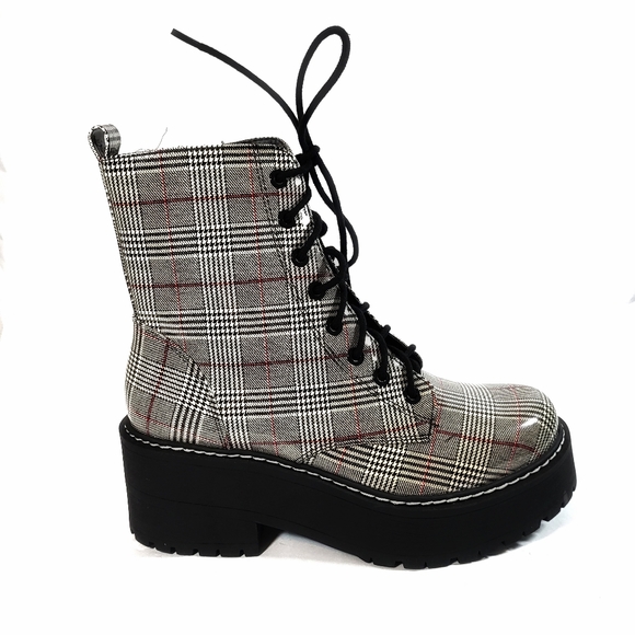 Soda Shoes - SODA chunky lace up boot